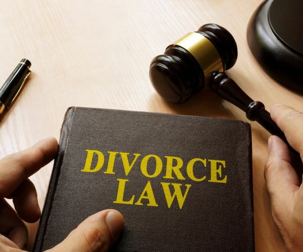 Best Divorce Lawyer